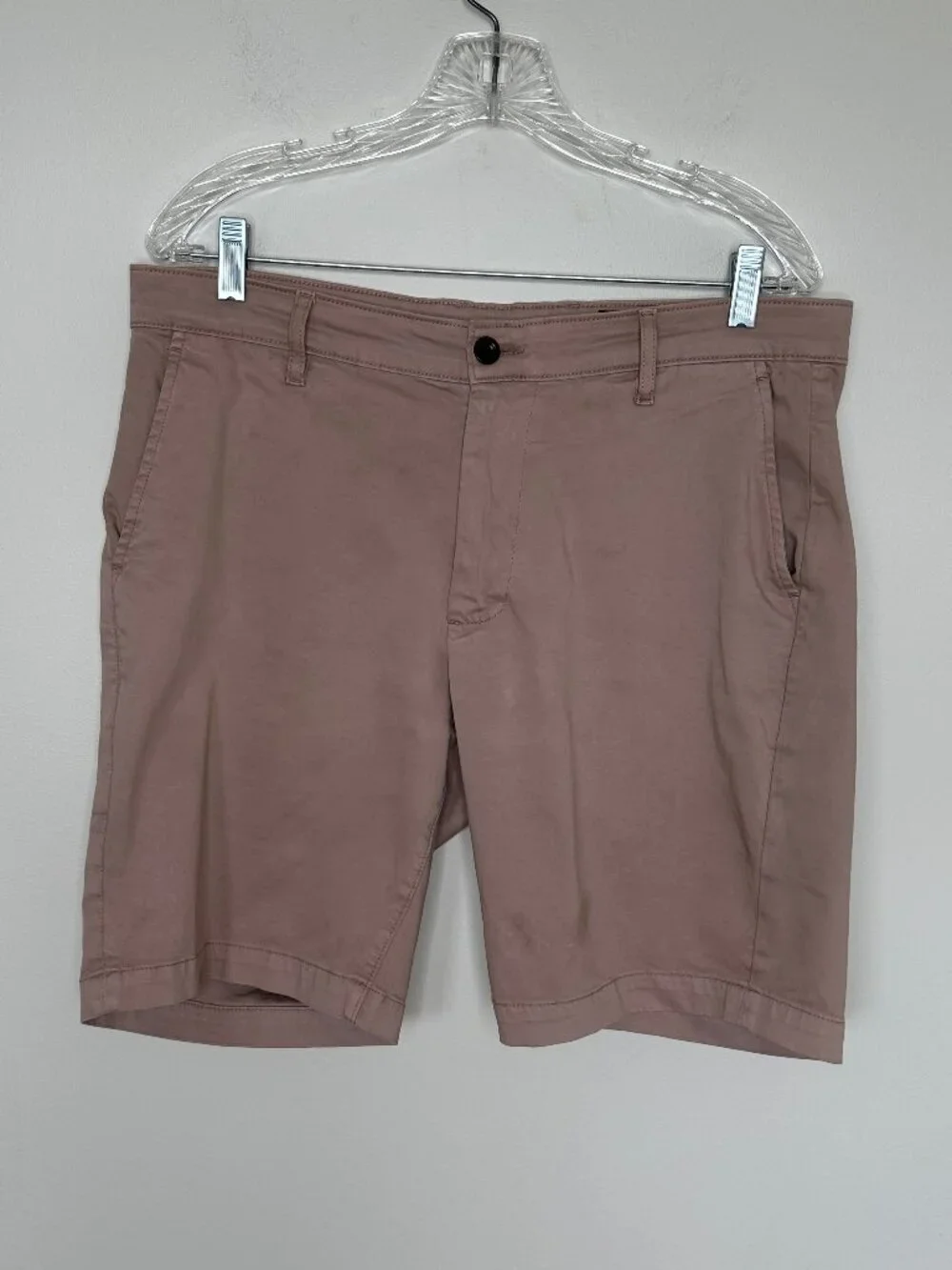 AG Adriano Goldschmied Men's Wanderer Rose Colored Trouser Sateen Shorts Size 34